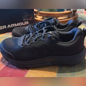 Men’s Under Armor sneakers NIB